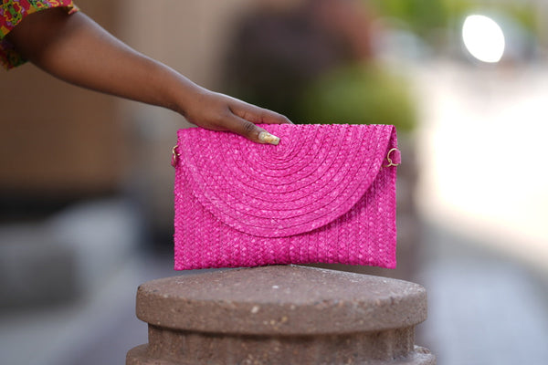 Straw Clutch with Chain - Pink